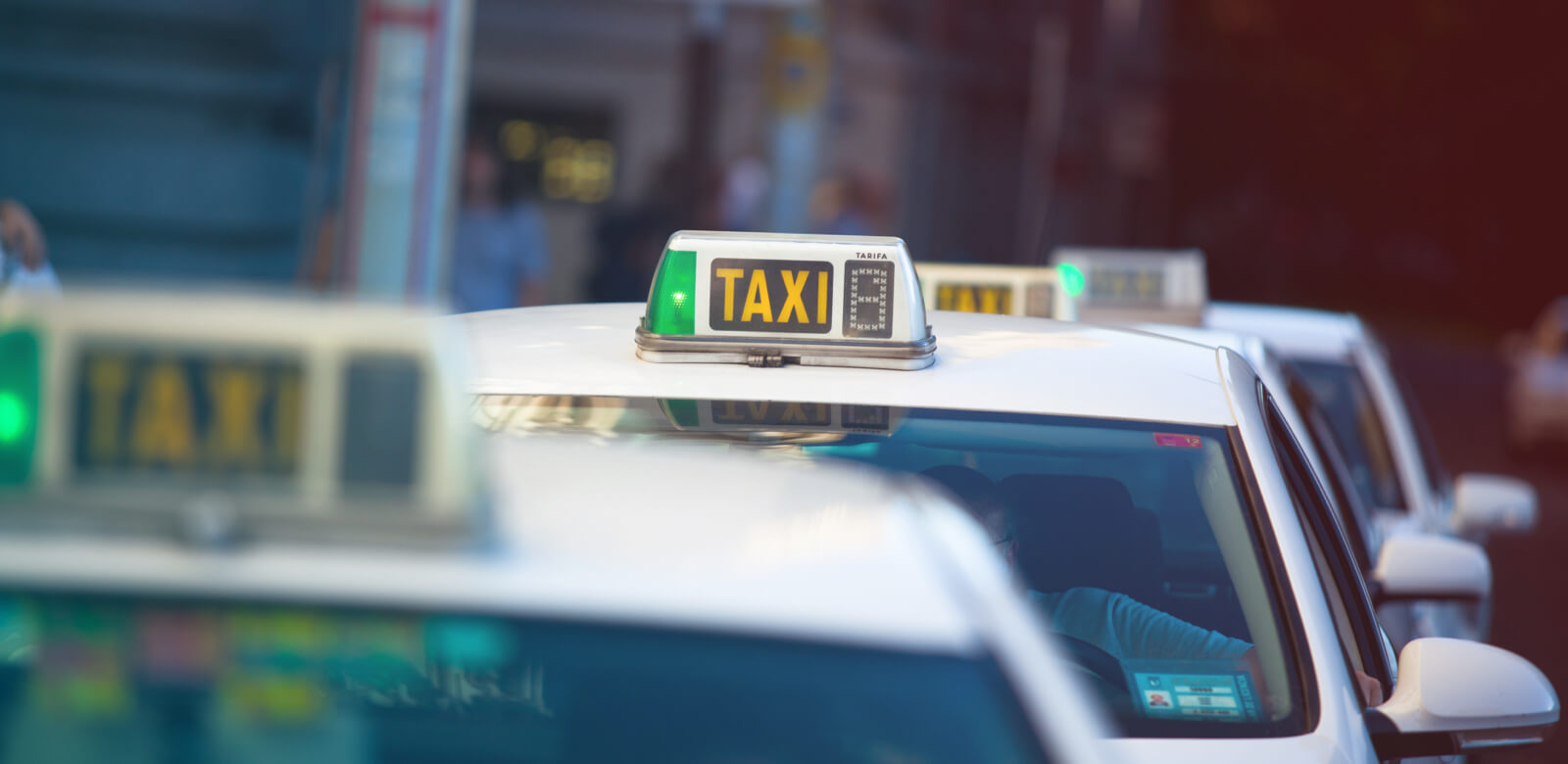 Llegar al Tanatorio M-30 en taxi o coche propio