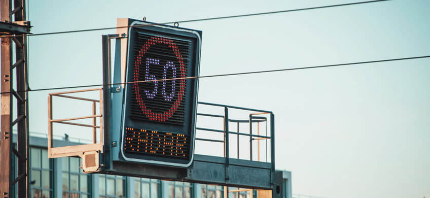 A qué velocidad saltan los radares