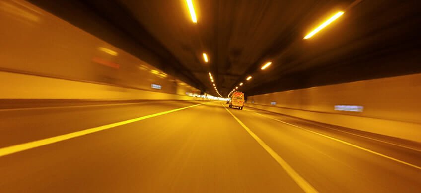 Efecto túnel en el coche: ¿qué es y cómo afecta en la conducción? efecto tunel en el coche
