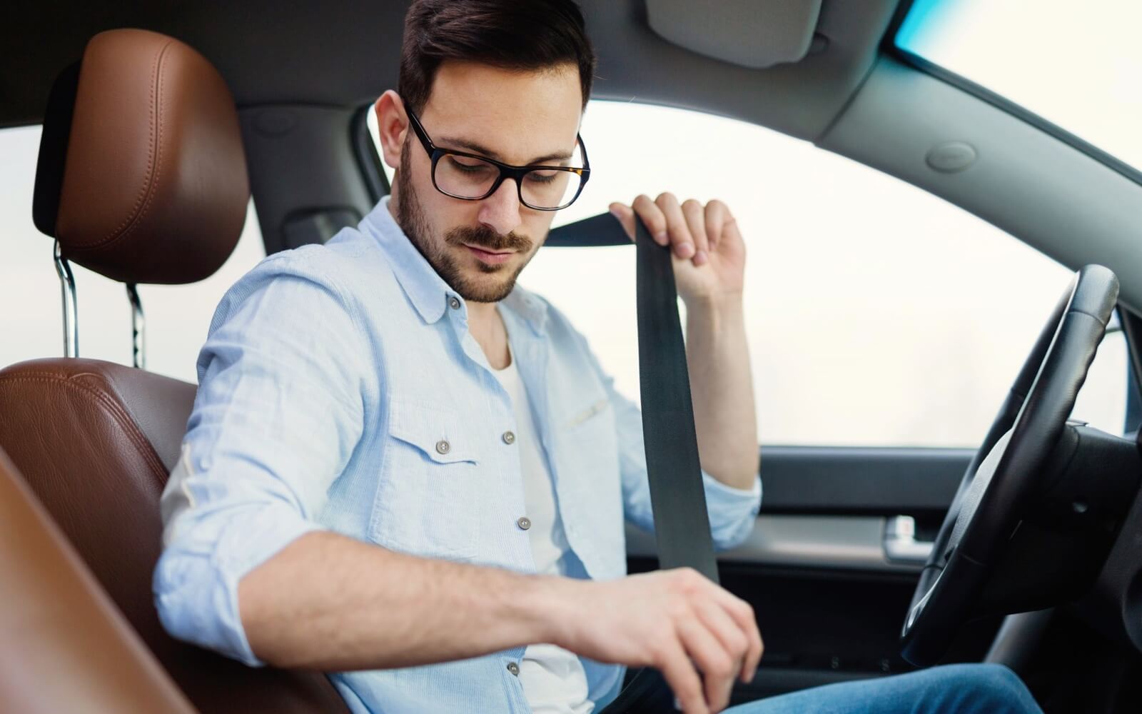 Cinturón de seguridad para el coche en mujeres embarazadas: todo lo que  debes saber según la DGT