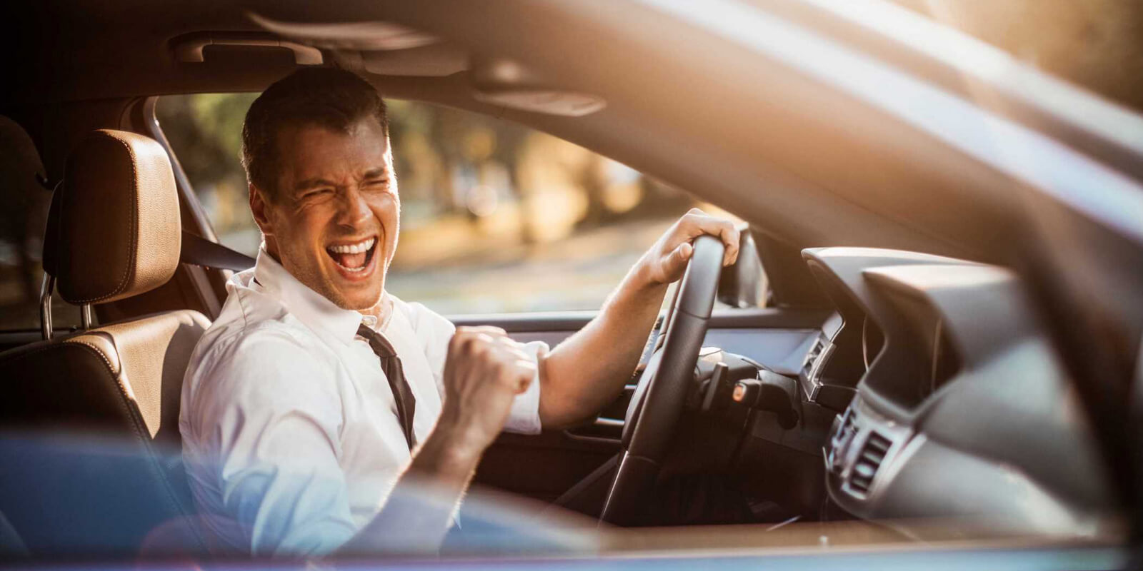 Multa por conducir con la música a todo volumen