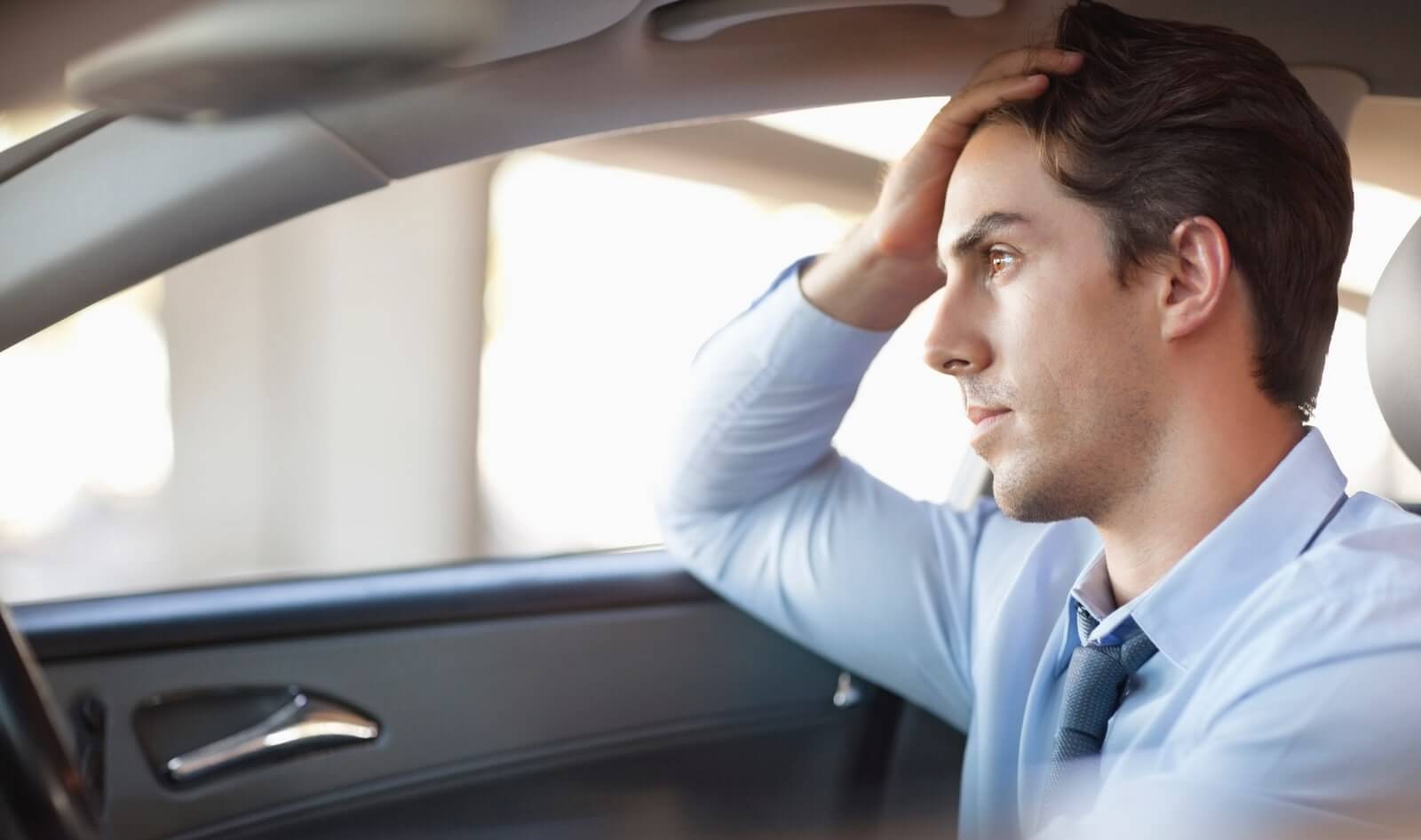 En un atasco. Lo que nunca tienes que hacer 6 Motor16 que hacer en un atasco Motor16