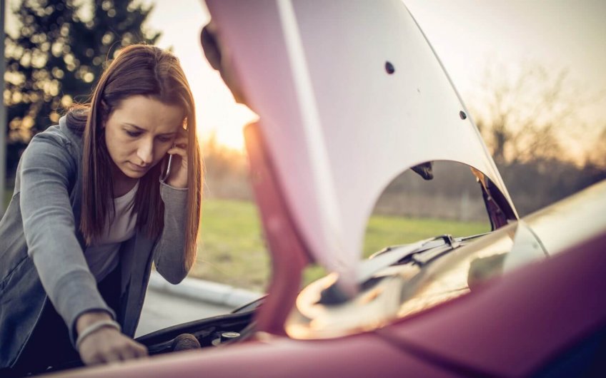 que hacer si el coche se queda sin bateria