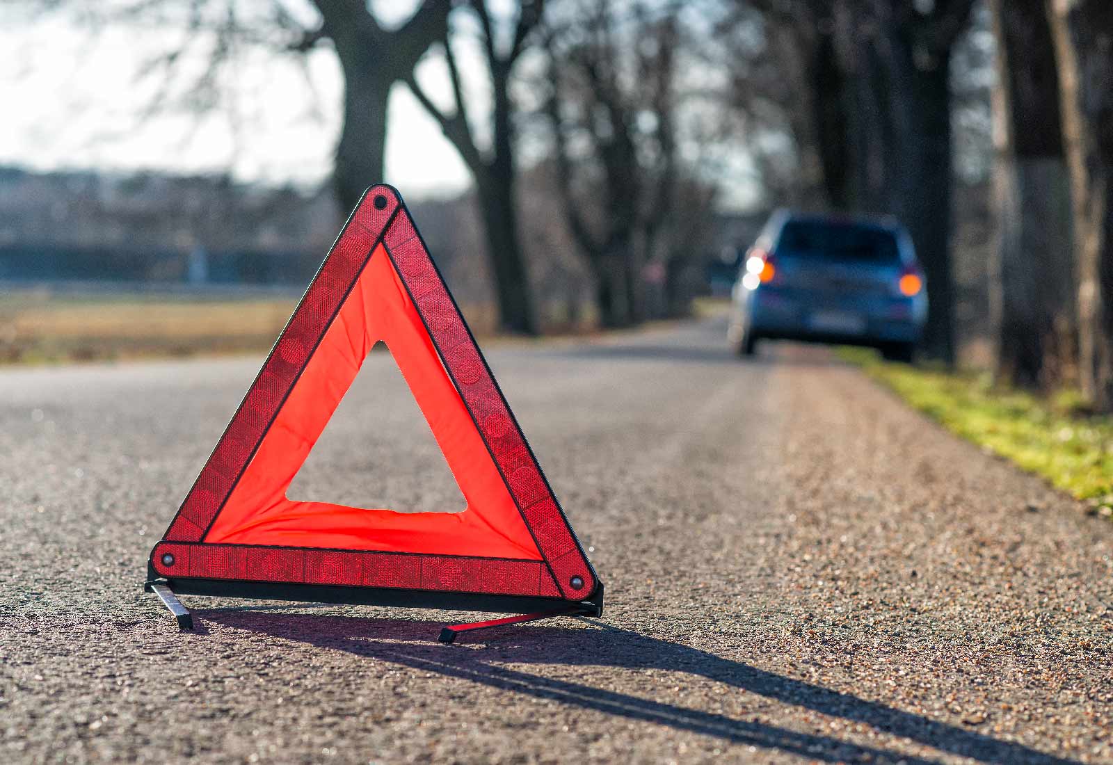 Fecha límite para los triángulos de emergencia del coche - Uppers