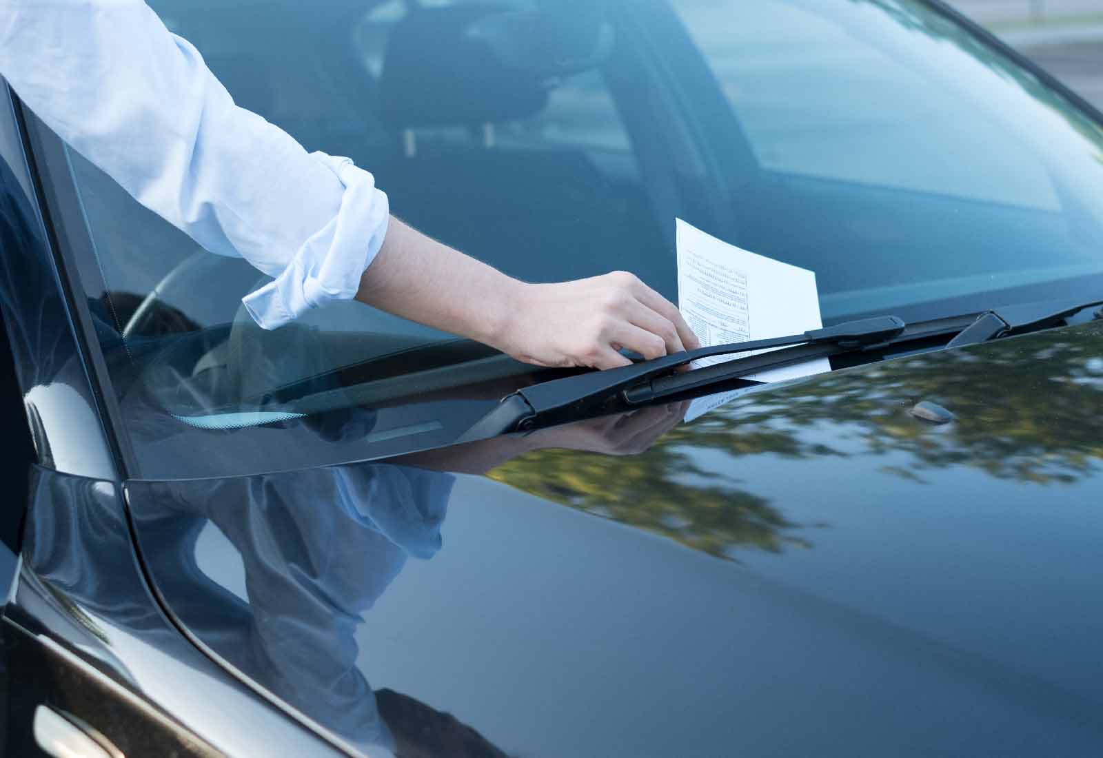 ¿Cómo saber si tu coche tiene multas pendientes?