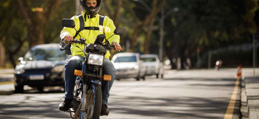 Conducir moto en ciudad