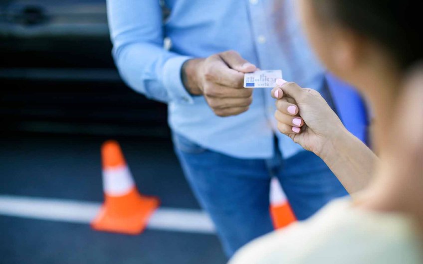 es obligatorio llevar el carné de conducir