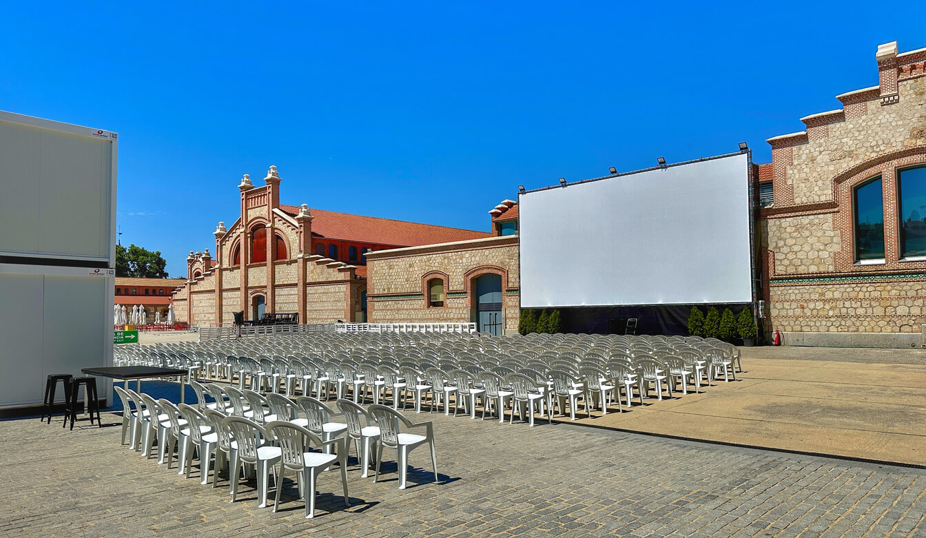 planes cerca de la m30 cine de verano
